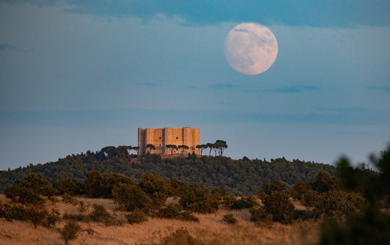 The Last Super Blue Moon until 2037 Rises Tonight. Here's How to See It