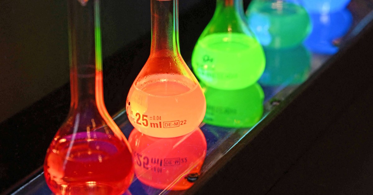 3 scientists win Nobel Prize in chemistry for their work on tiny quantum dots